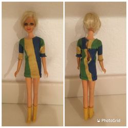 Vintage 1066 Twiggy Doll with Original Outfit