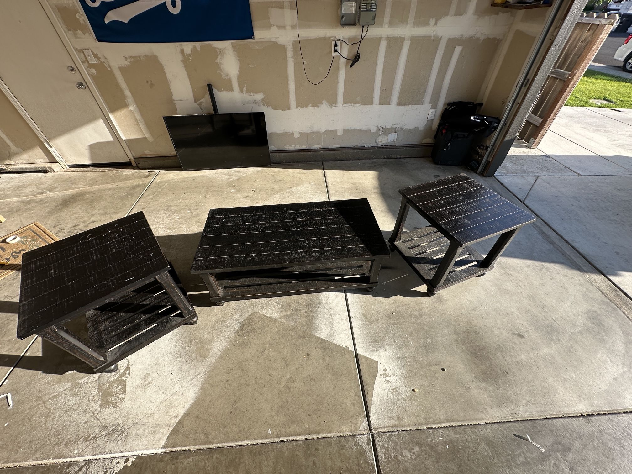 Coffee Tables 