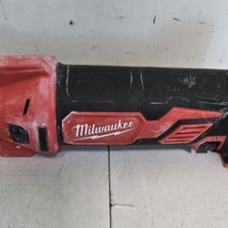 
Milwaukee
Drywall Cut Out Rotary Tool