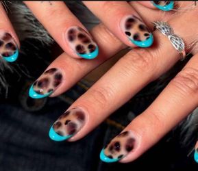 Press on nails- western