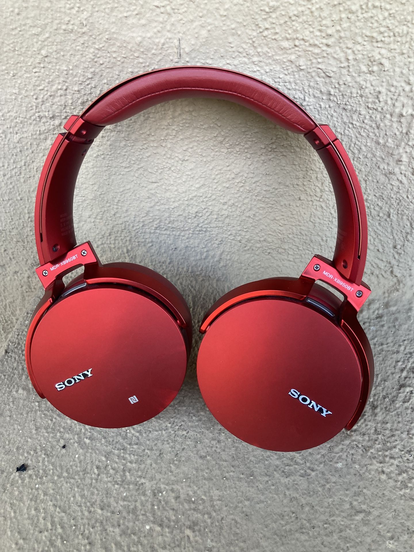 Bluetooth Wireless Headphones - Sony MDR-XB950BT Exta Bass - Available In Red Only - Like New