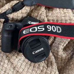 Canon EOS 90D 