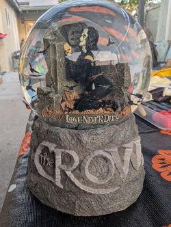 THE CROW Movie Brandon Lee “Love Never Dies” Snow Globe VERY RARE