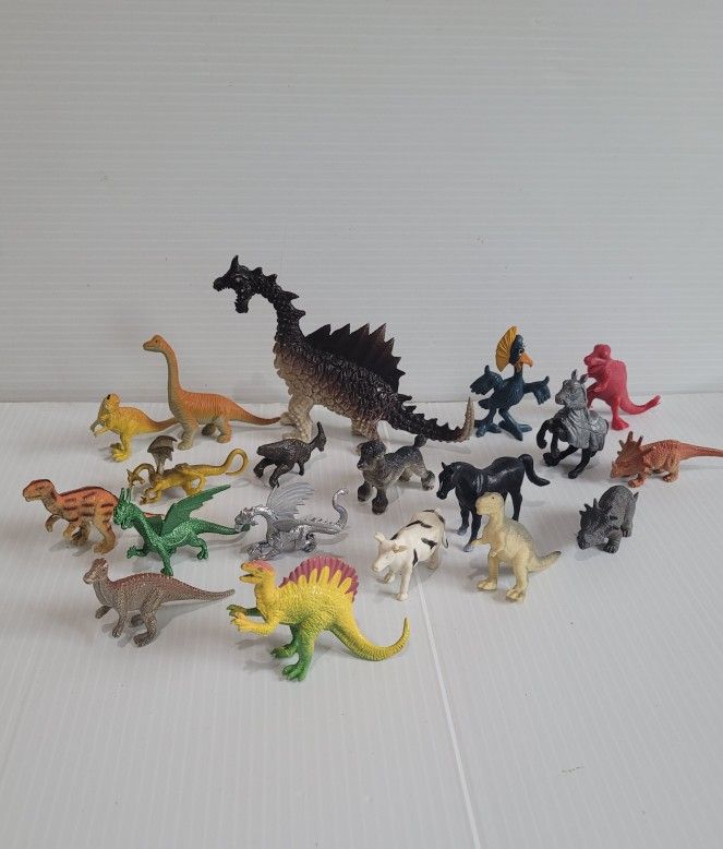 Lot of mixed generic figures Dragons, Dinosaurs, Farm Animals toys Kids.