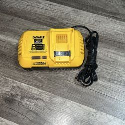 DEWALT 20V FAST CHARGER