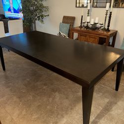 dining room table 