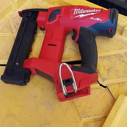 Milwaukee
M18 FUEL 18-Volt Lithium-lon
Brushless Cordless 18-Gauge
1/4 in. Narrow Crown Stapler
(Tool-Only)
