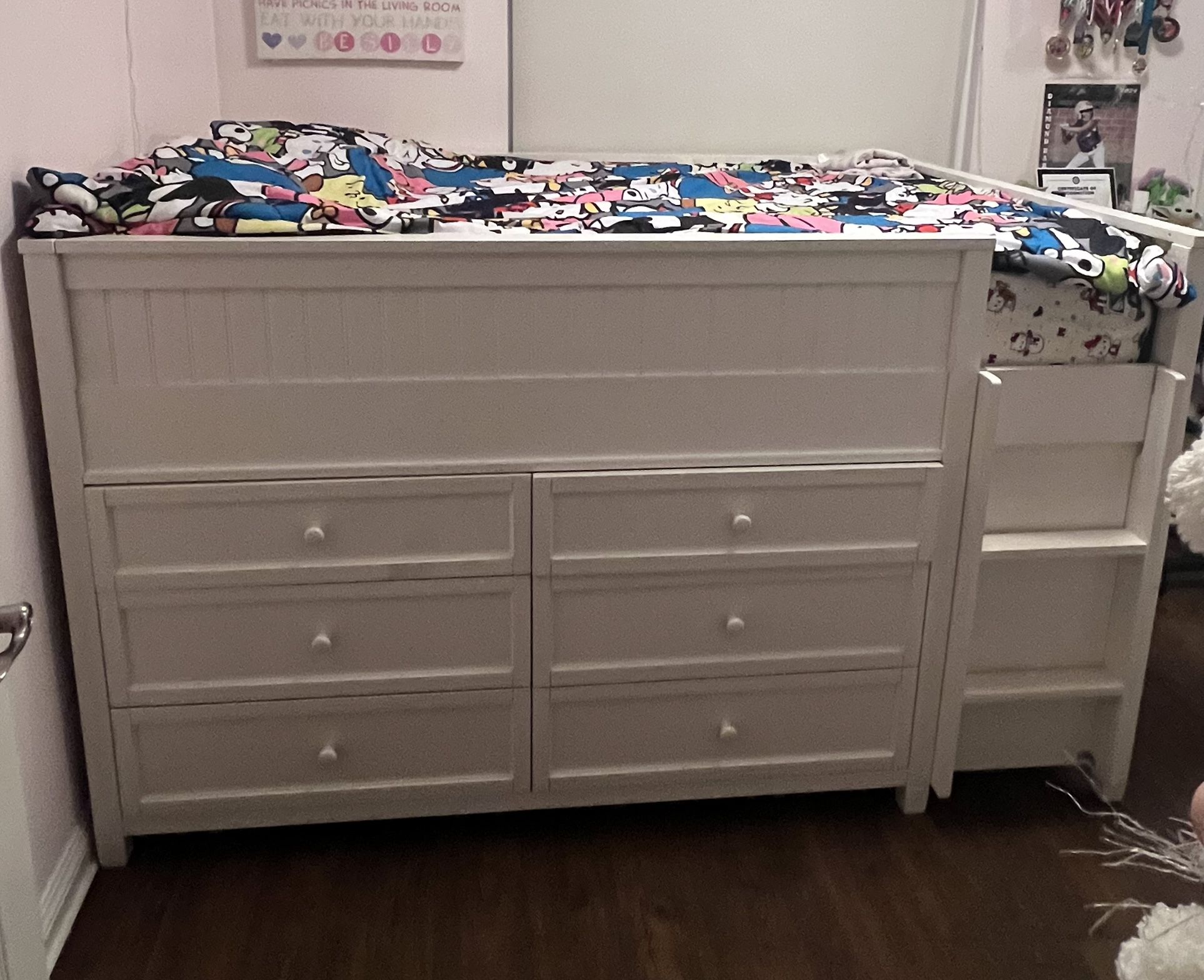 Pottery Barn Beadboard Bedroom Set Good Condition