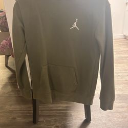 Jordan sweater size L Large For Boy