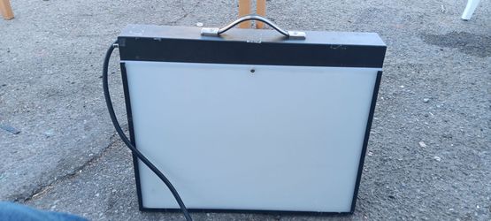PORTABLE LIGHT BOX