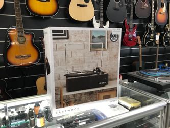 🎵 Victrola Eastwood Signature Bluetooth Record Player + 2 Bonus Vinyl Records  🎵
