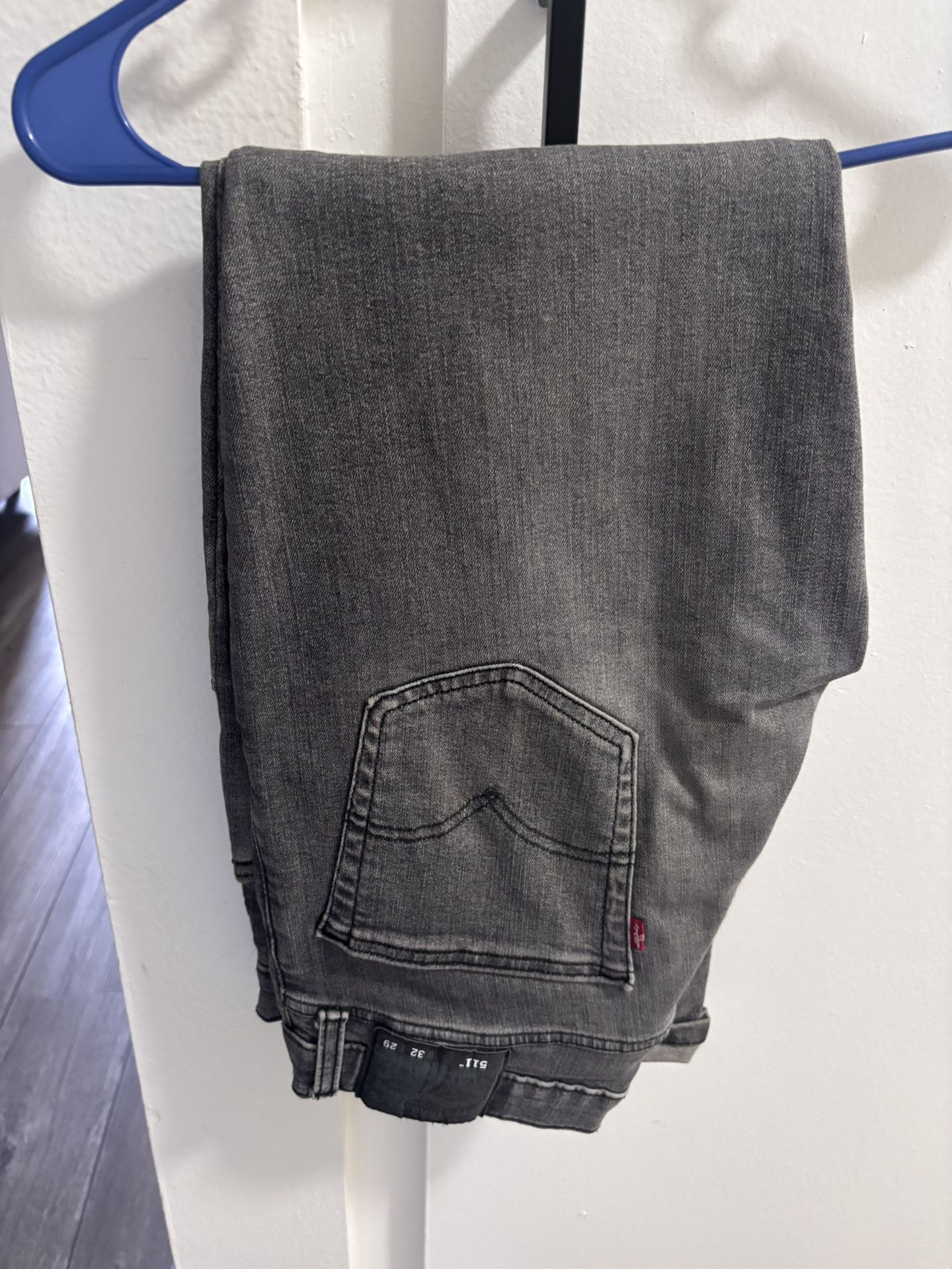 Levi’s Black denim jeans 32x29