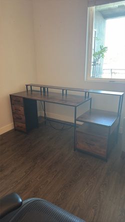 Computer desk