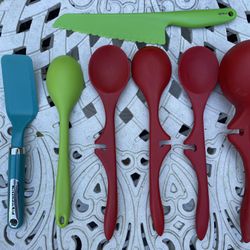 5 Silicone Spoons, 1 Zyliss Plastic Knife, 1 KitchenAid Spatula