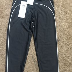 black alo yoga 2 piece set