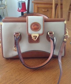 Dooney & Bourke all weather leather collectors purse