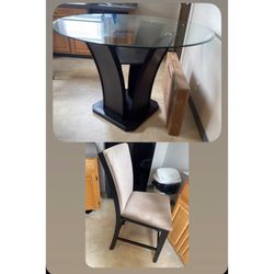 Round Glass Top Dining Table Set For 4 People : Espresso Color (Bob’s Discount Furniture) $200 For Table $300 For Full Set 