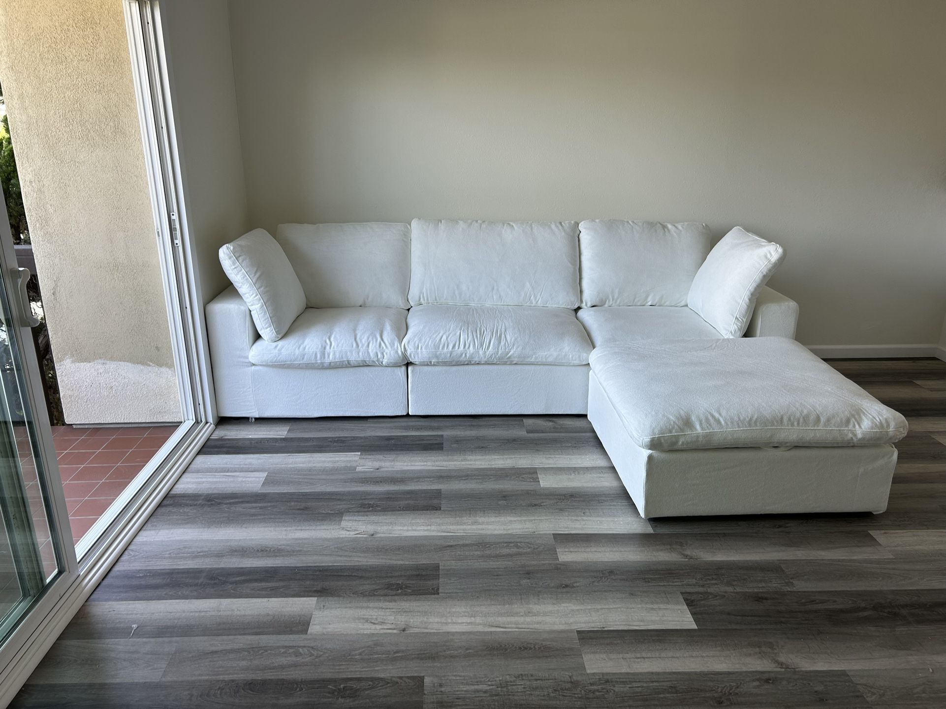 Sale!! Couch Sectional