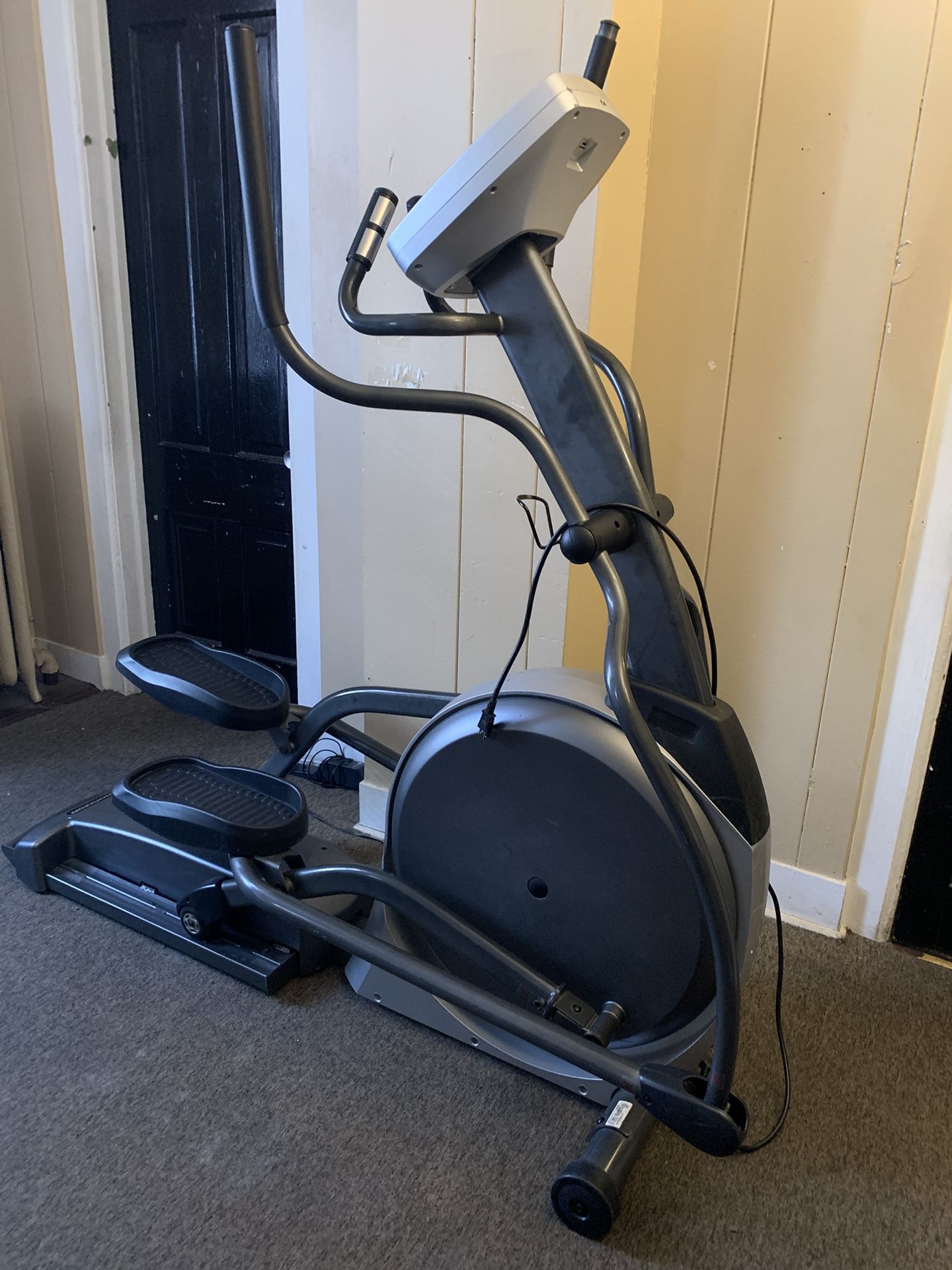 ELLIPTICAL IN EXCELLENT CONDITION.