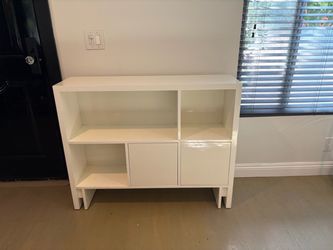 White Book Shelving Unit with Cabinet Doors