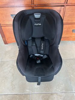 Nuna Rava Car Seat exp Dec 2033