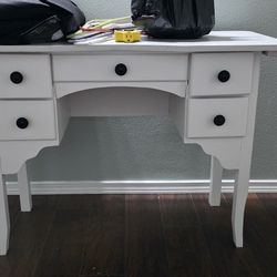  Free beautiful desk-type drawer unit