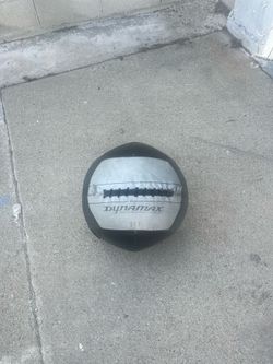 10 pound medicine ball