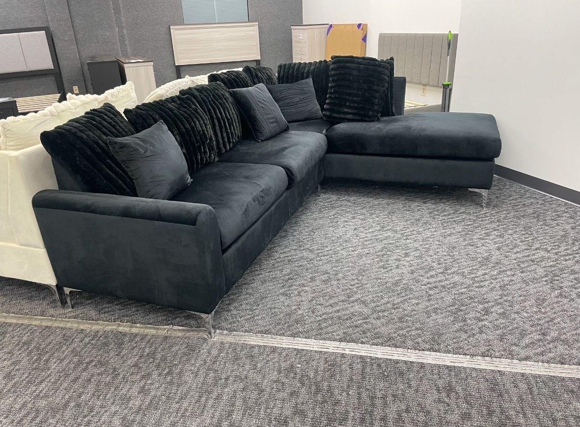 🤍 GLAM WHITE LUXURIOUS IVORY SOFA $695 !! COMES IN BLACK!!