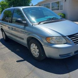 2005 Chrysler Town & Country