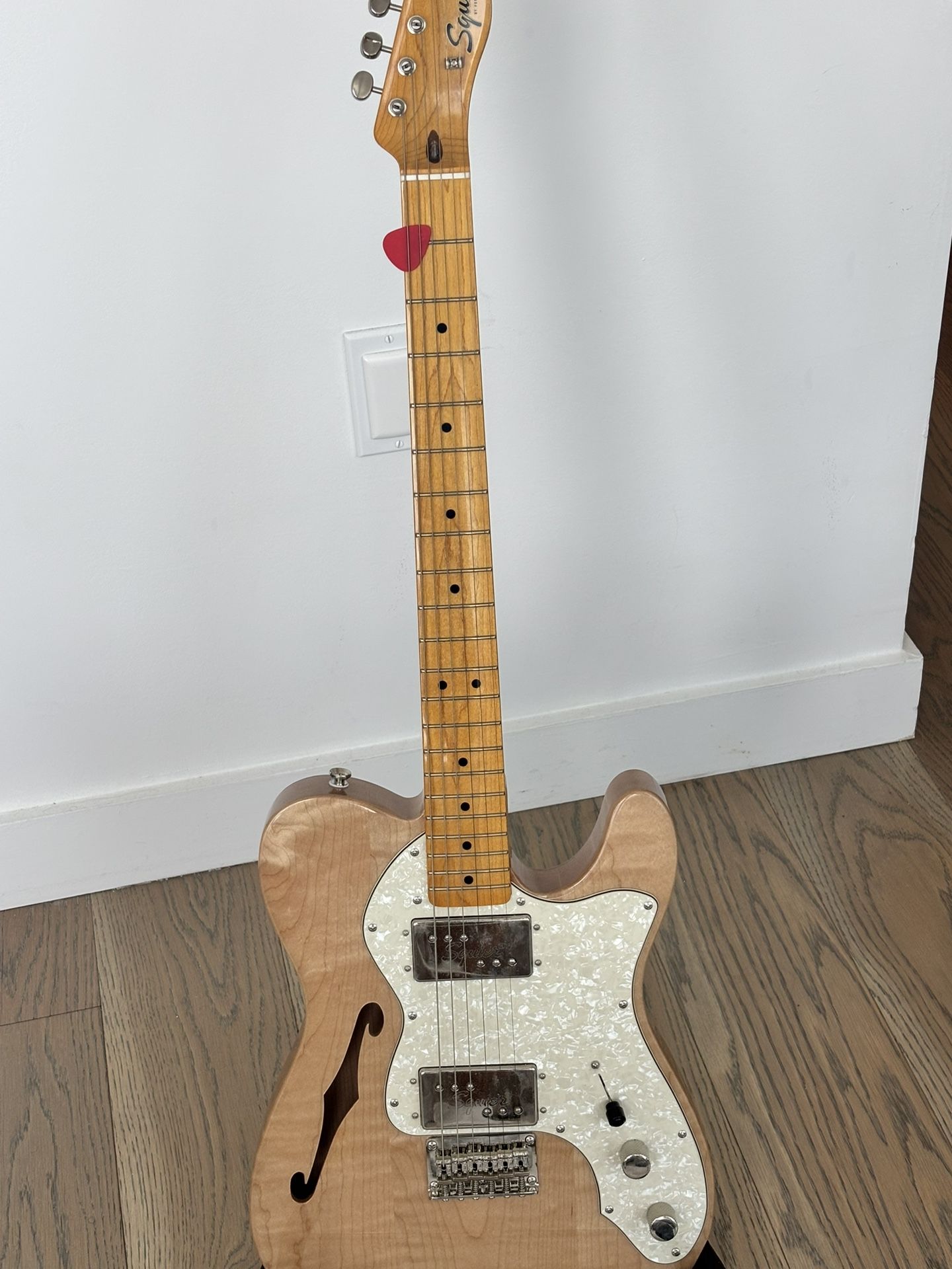 Squier telecaster Fender thin line Guitar + Amp + Wha Pedal + Stand + Jacks
