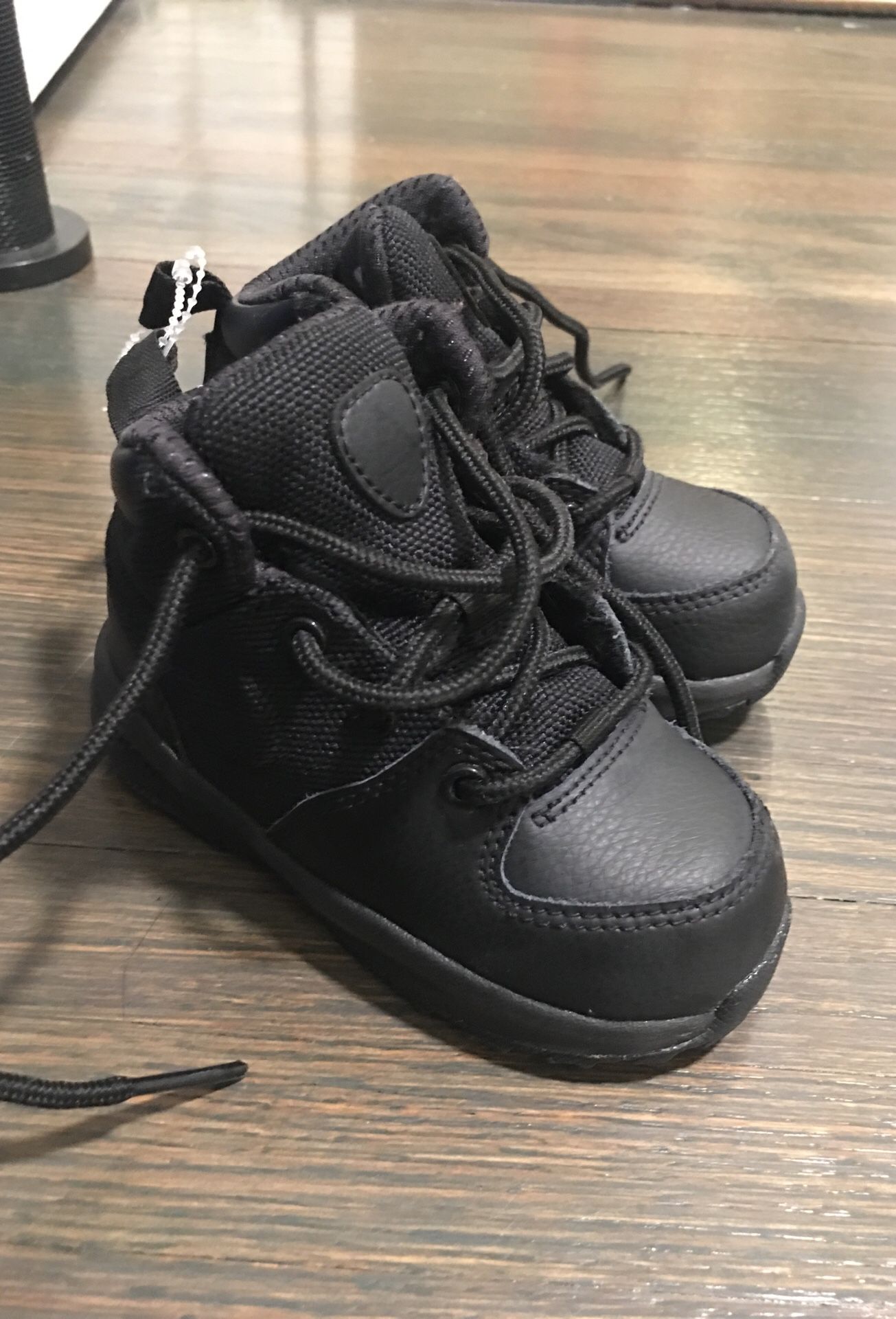 Brand New Nike ACG All Black Boots Shoes Boys Toddler Size 6