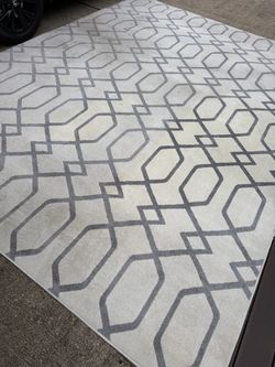 Huge 9x12’ Surya Horizon Area Rug in gray and cream.