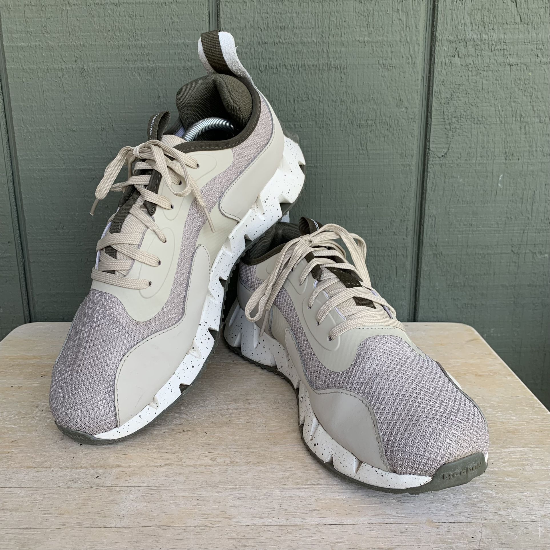 Reebok Men's Zig Dynamica Running Shoes Size 11.5 Cream Olive Green