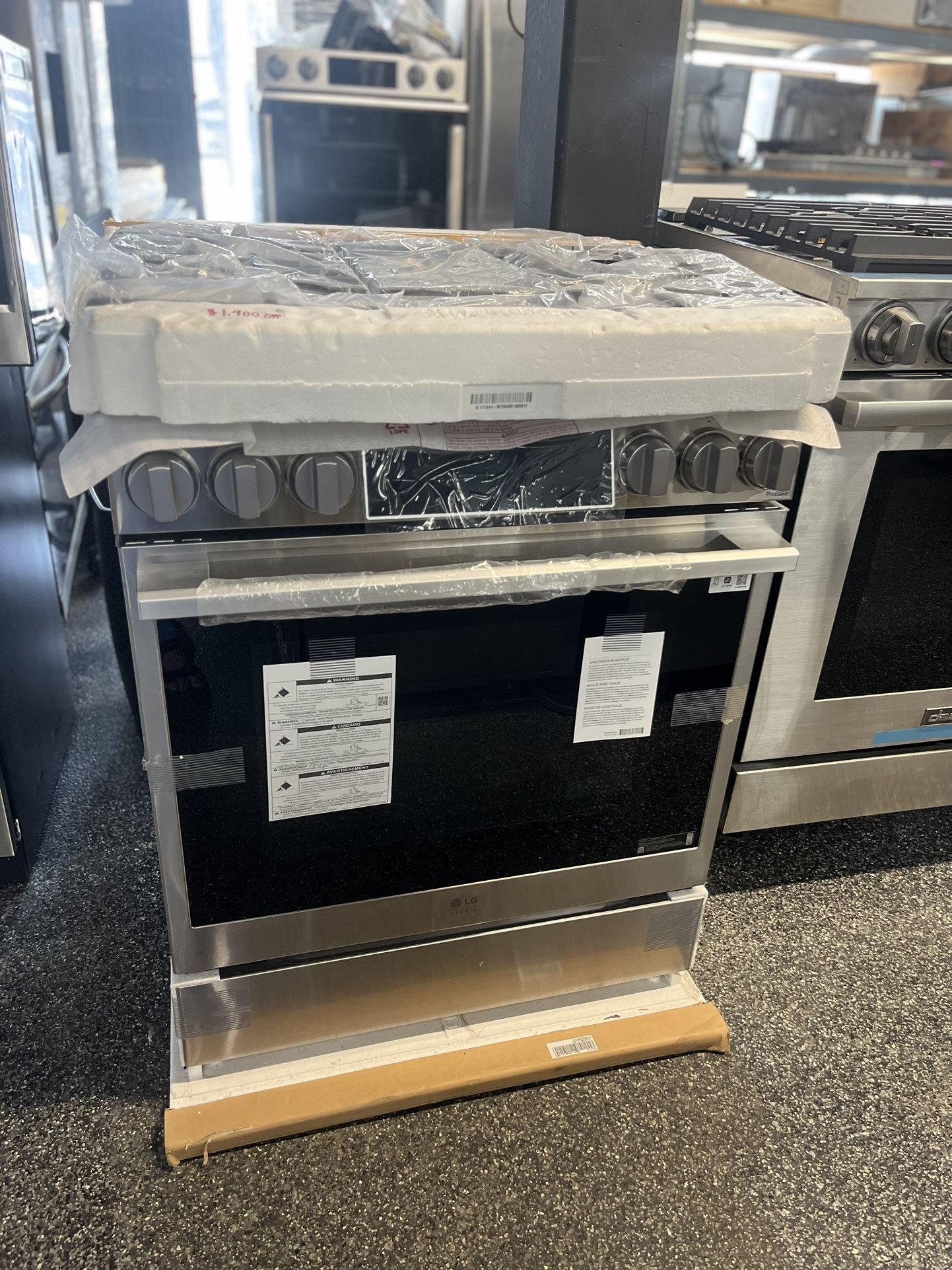 New Lg Studio 30” Wide Stainless Steel Range (Dual Fuel)