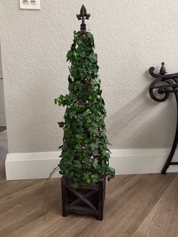 Silk topiary