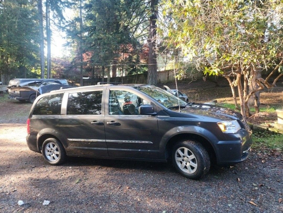 2012 Chrysler Town & Country