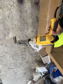 Dewalt Screwing Drill