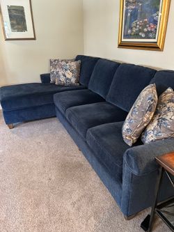 Bassett custom sofa w/chaise
