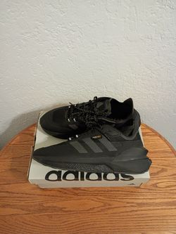 Adidas Avryn