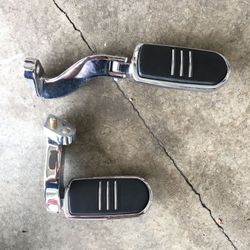 Passenger foot pegs