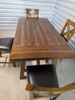 Must-Go Deal! Dining Table