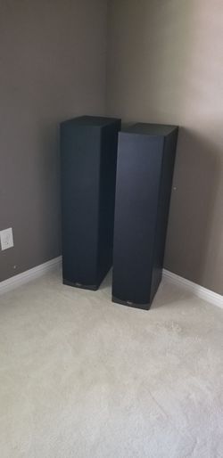 (2x) Klipsch RF35 tower speakers (excellent condition) local pick up only