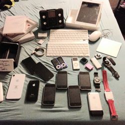 IPhone Devices And Accessories Lot Of Apple Products
