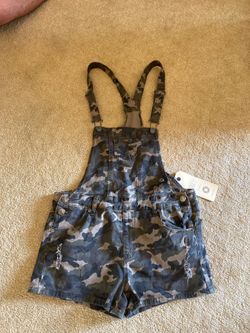 Camo Jean short overalls size medium