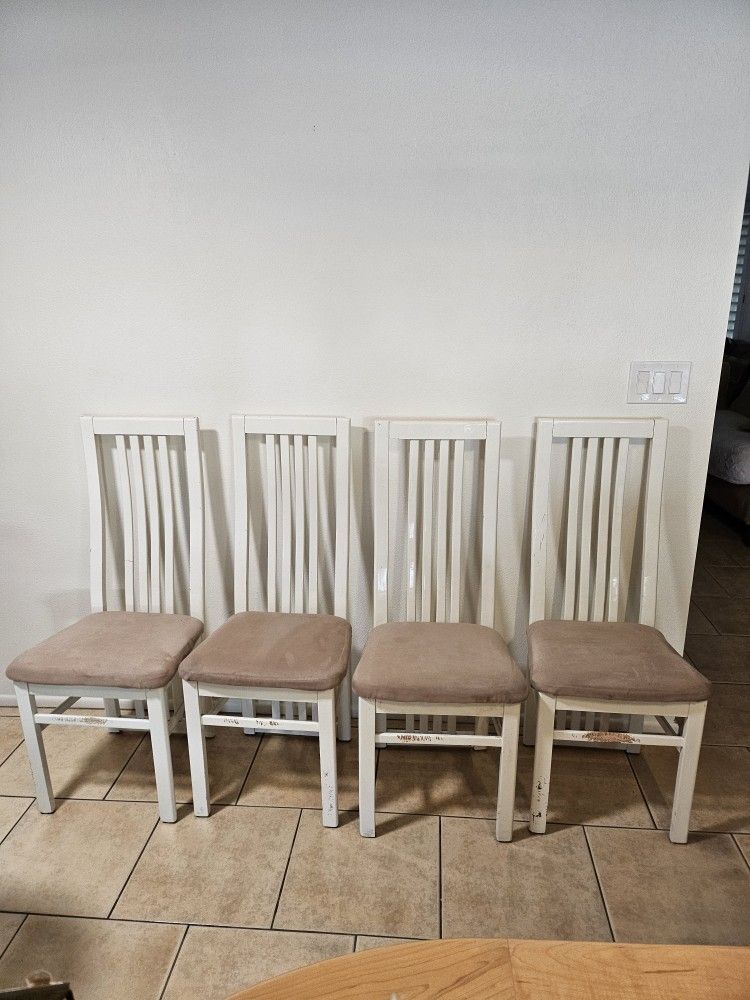 Table & Chairs