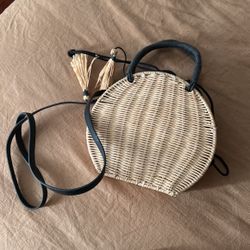 Crossbody handbag