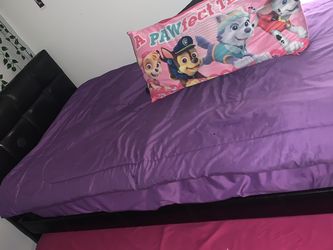 Twin Size Trindle Bed