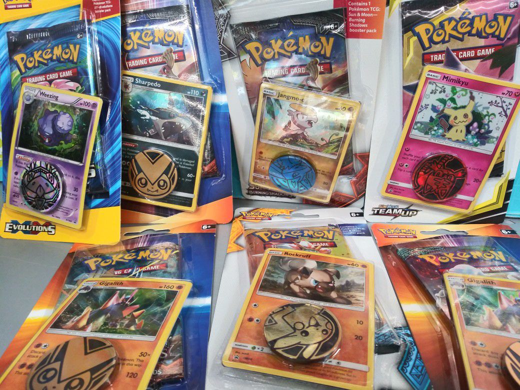 Pokemon trading cards collectors cards with disk card