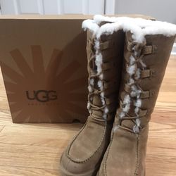 UGG Boots Size 8 Like New