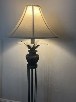 Vintage Style Floor Lamp (Read Description)